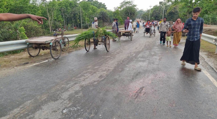 কাশিয়ানীতে ট্রাকচাপায় ভ্যানচালকসহ নিহত ২
        